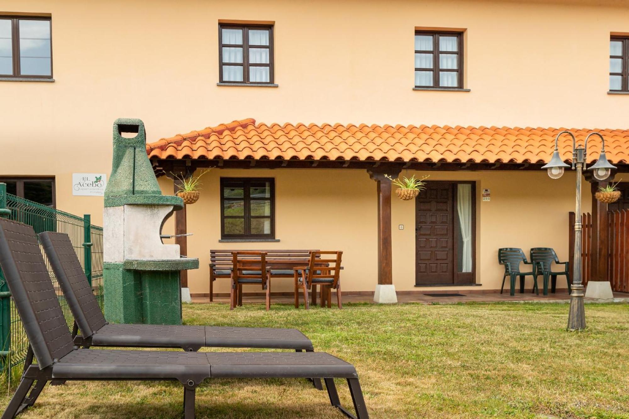 Apartamentos El Acebo Navés Exterior foto